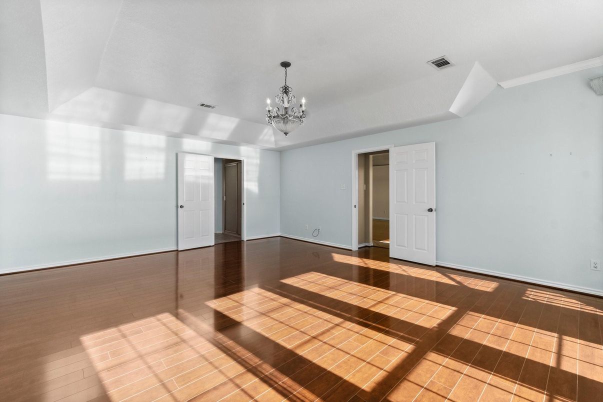 Chandelier, Empty room, Interior, Wood Texture Flooring