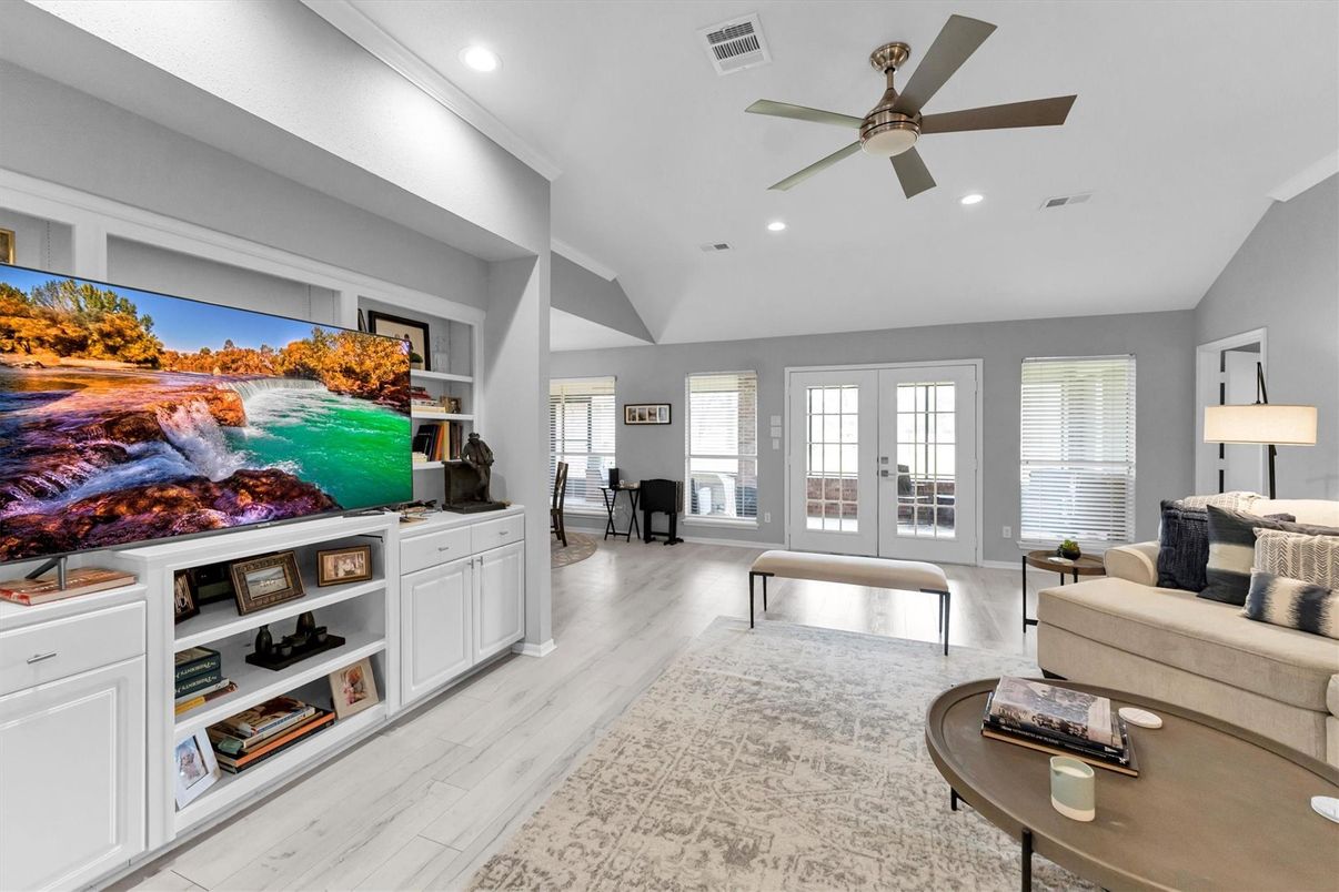 Interior, Living room, Recessed Lighting, Wood Texture Flooring
