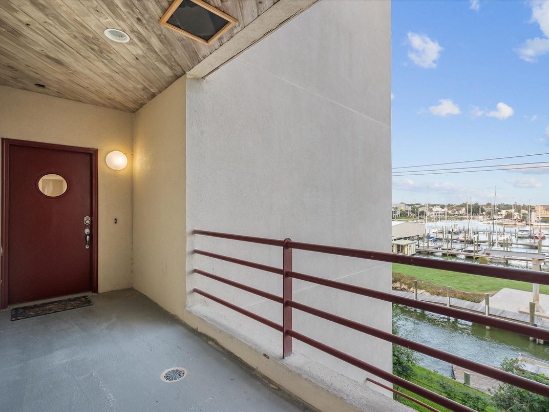 Exterior, Recessed Lighting, Water
