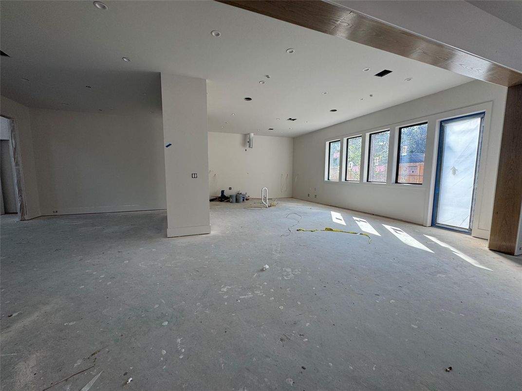 Empty room, Interior, Recessed Lighting