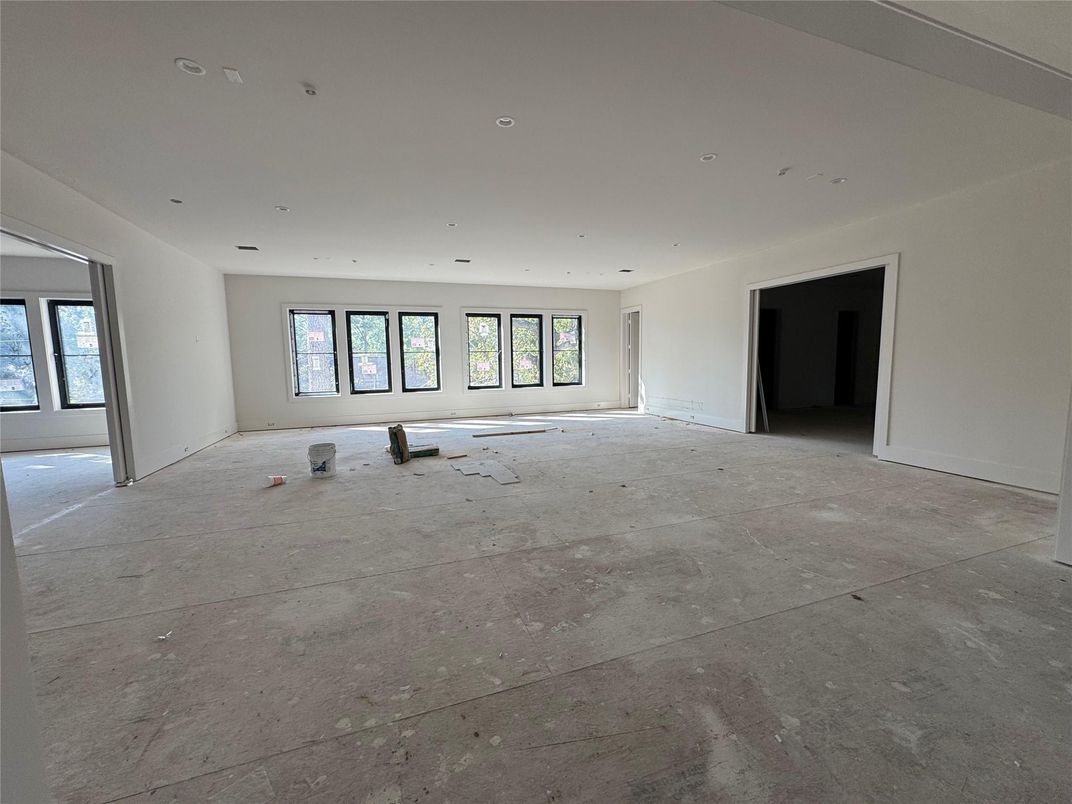 Empty room, Interior, Recessed Lighting