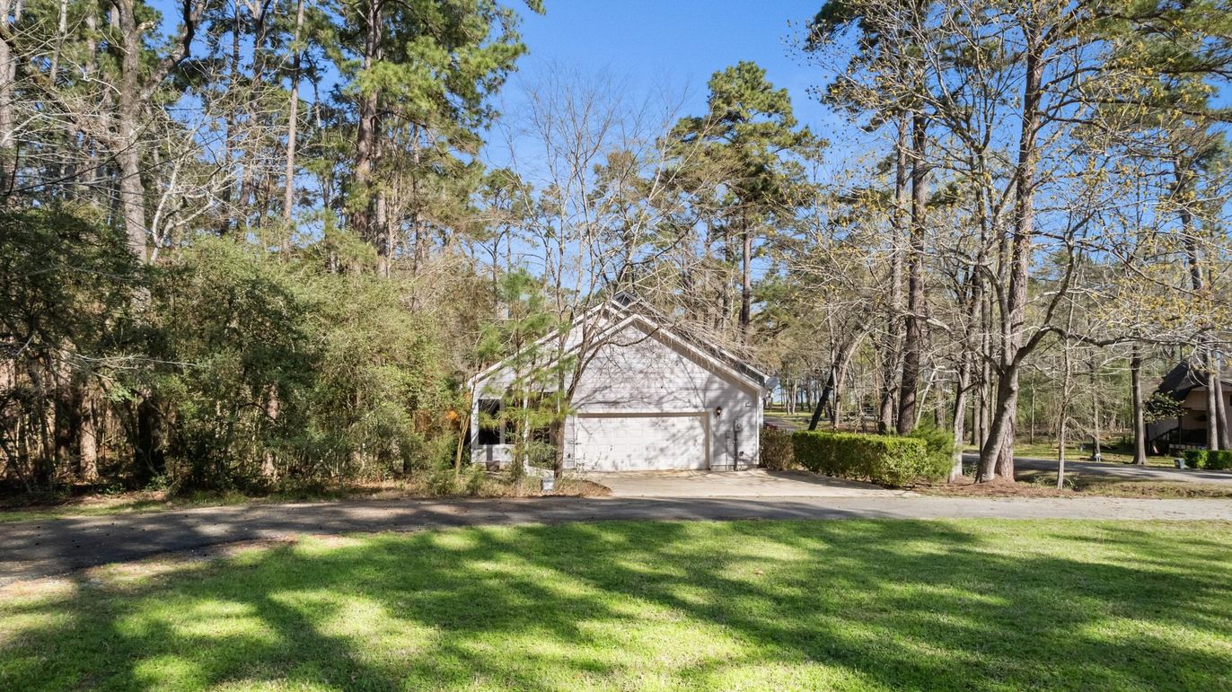 Backyard, Detached Garage, Exterior