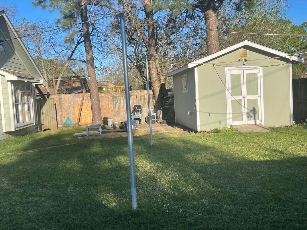 Backyard, Exterior