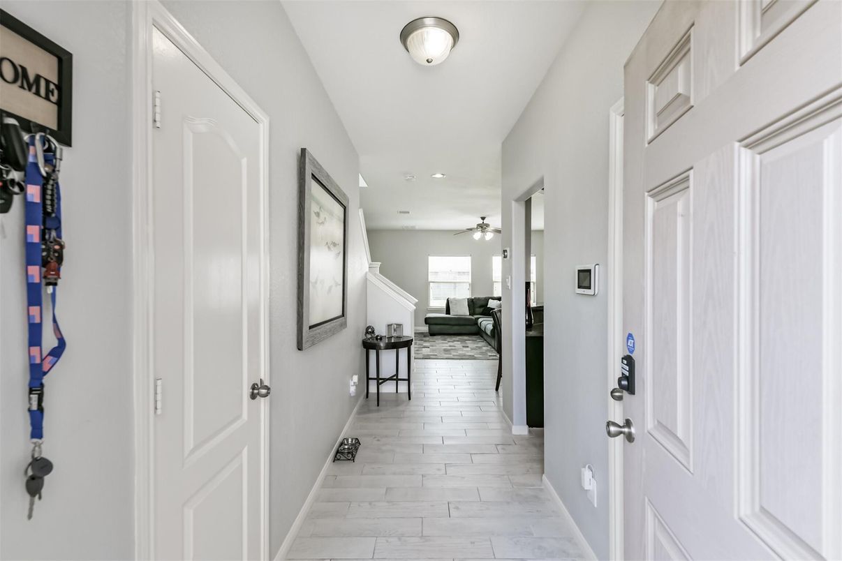 Interior, Recessed Lighting, Wood Texture Flooring