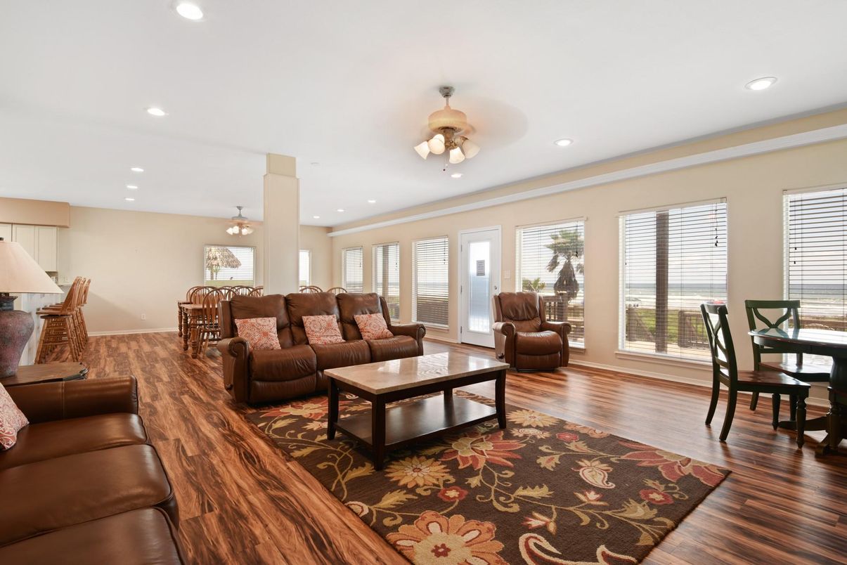Dining room, Interior, Living room, Recessed Lighting, Wood Texture Flooring