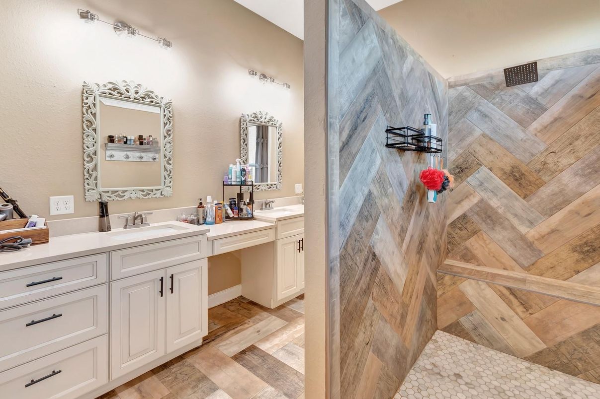 Bathroom, Dual Sink Vanities, Interior, Wood Texture Flooring