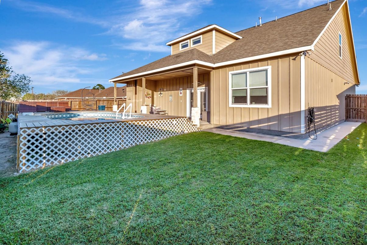 Backyard, Exterior, Pool