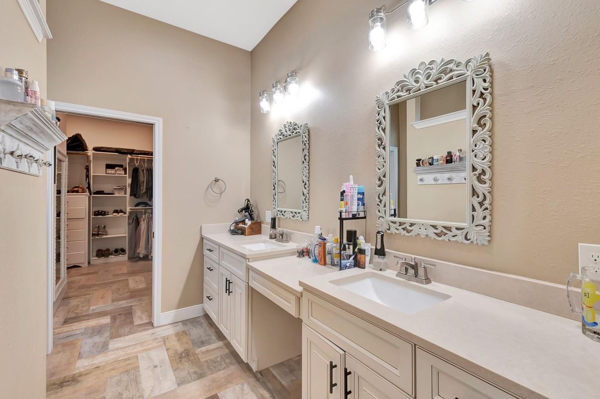 Bathroom, Dual Sink Vanities, Interior, Walk-in Closets