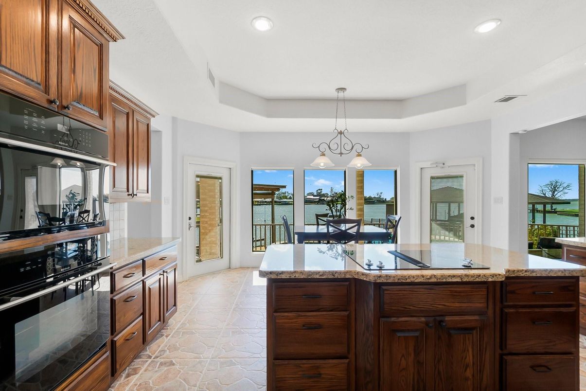 Interior, Kitchen, Pendant Lights, Recessed Lighting, Water