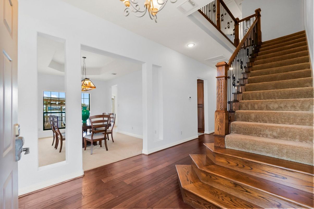 Chandelier, Dining room, Interior, Pendant Lights, Recessed Lighting, Wood Texture Flooring