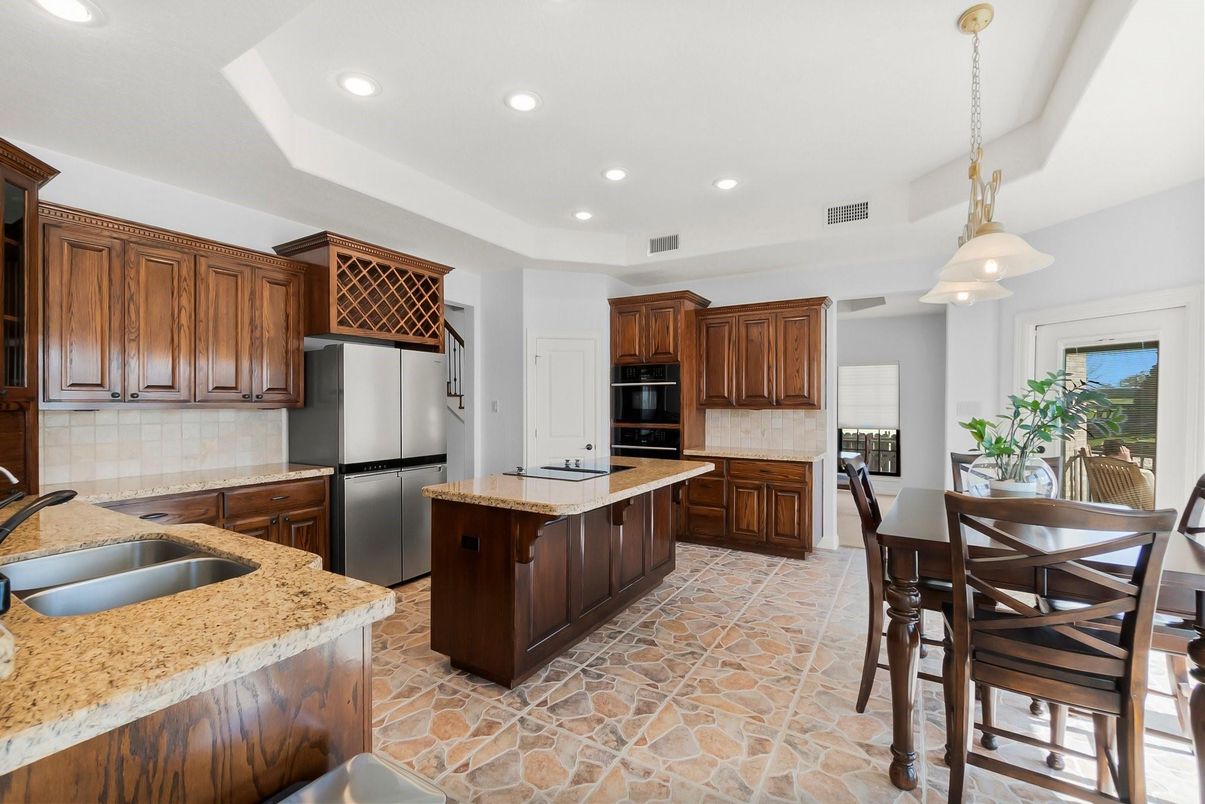 Dining room, Interior, Kitchen, Pendant Lights, Recessed Lighting, Stainless Steel Appliances