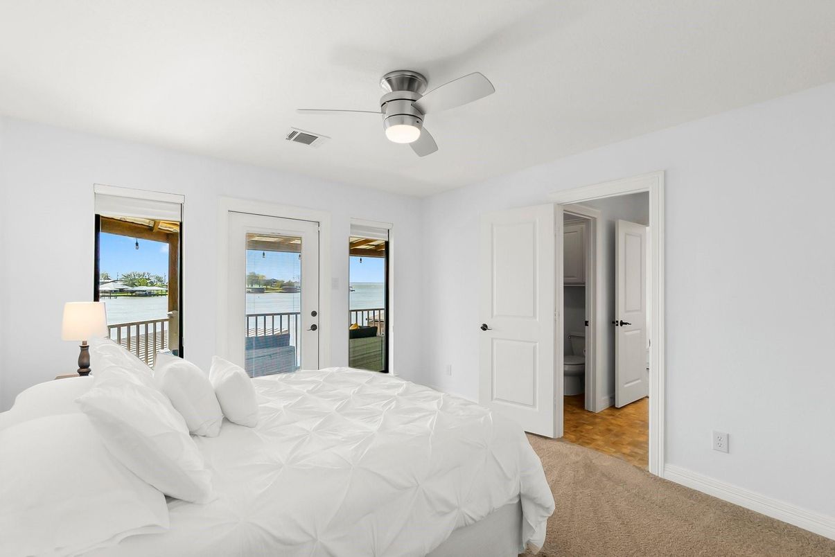 Bedroom, Interior, Water