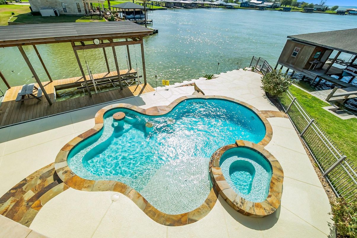 Exterior, Pool, Water