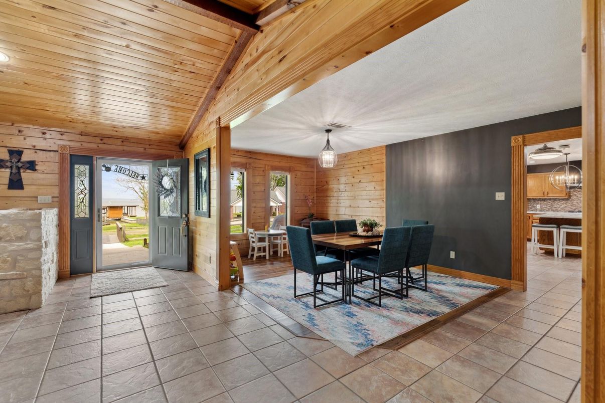 Dining room, Interior, Recessed Lighting, Wooden Beams, Wooden Ceilings, Wooden Walls