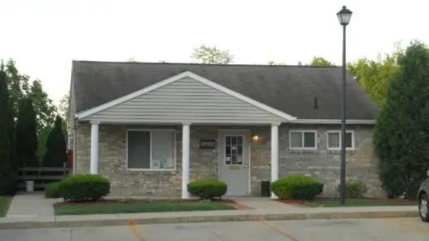 Exterior, Facade, Ranch