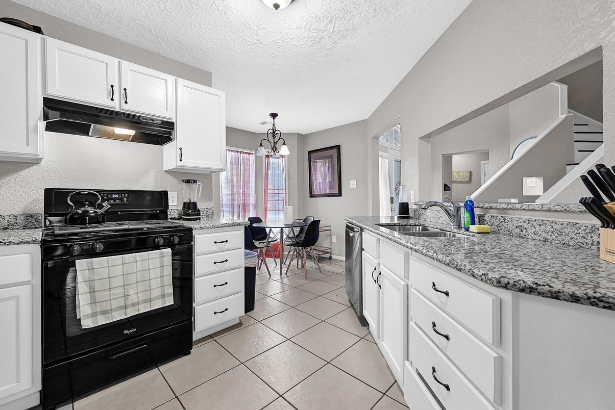Dining room, Interior, Kitchen, Pendant Lights