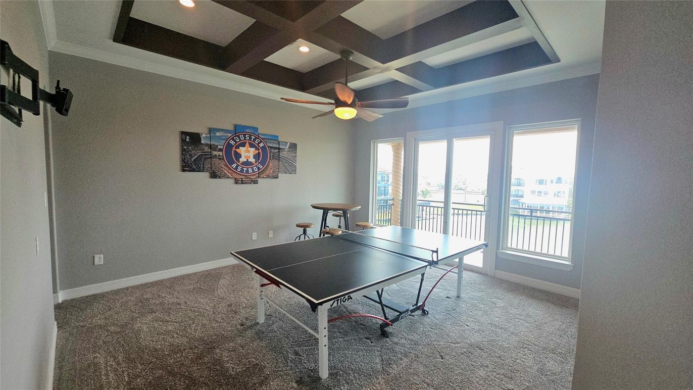 Game Room, Interior, Recessed Lighting