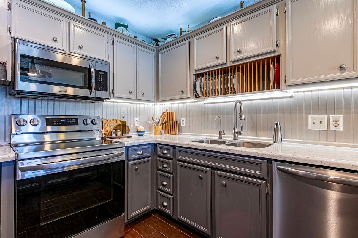 Interior, Kitchen, Stainless Steel Appliances