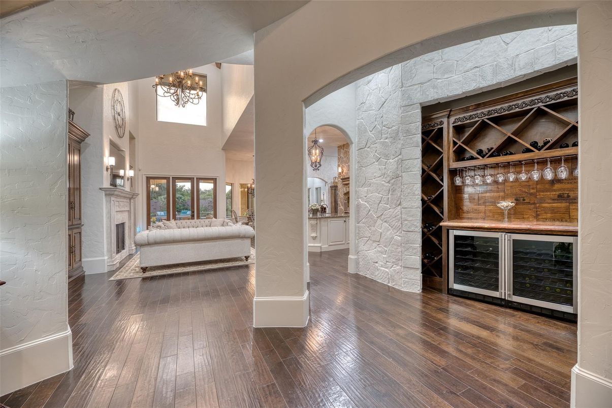 Chandelier, Fireplace, Interior, Wood Texture Flooring