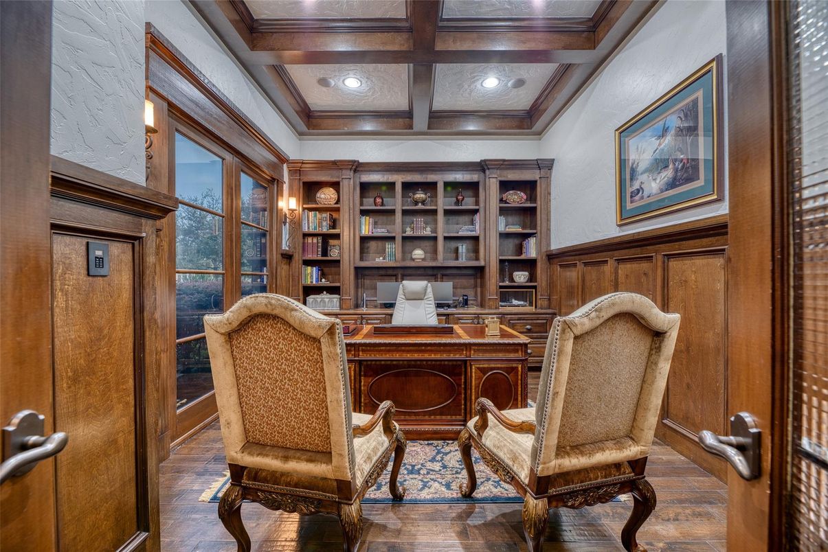 Home Office, Interior, Recessed Lighting, Wooden Beams, Wood Texture Flooring
