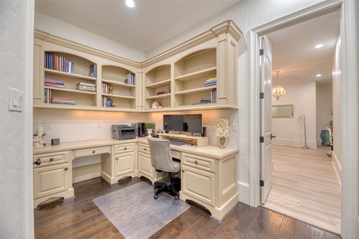 Chandelier, Home Office, Interior, Pendant Lights, Recessed Lighting, Wood Texture Flooring