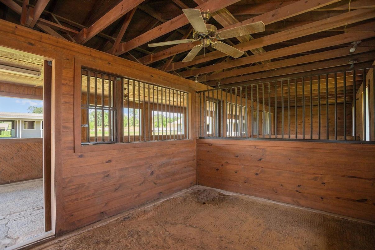 Empty room, Interior, Wooden Beams, Wooden Ceilings, Wooden Walls