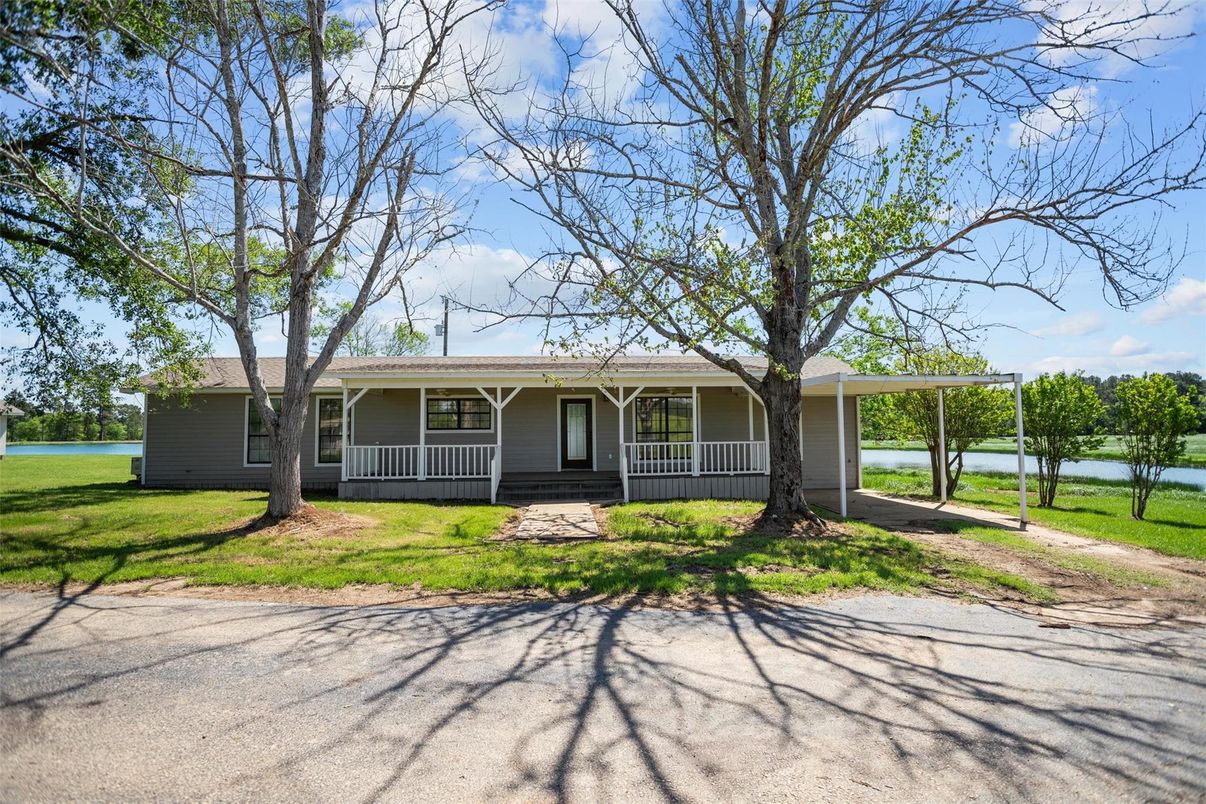 Backyard, Exterior, Facade, Ranch