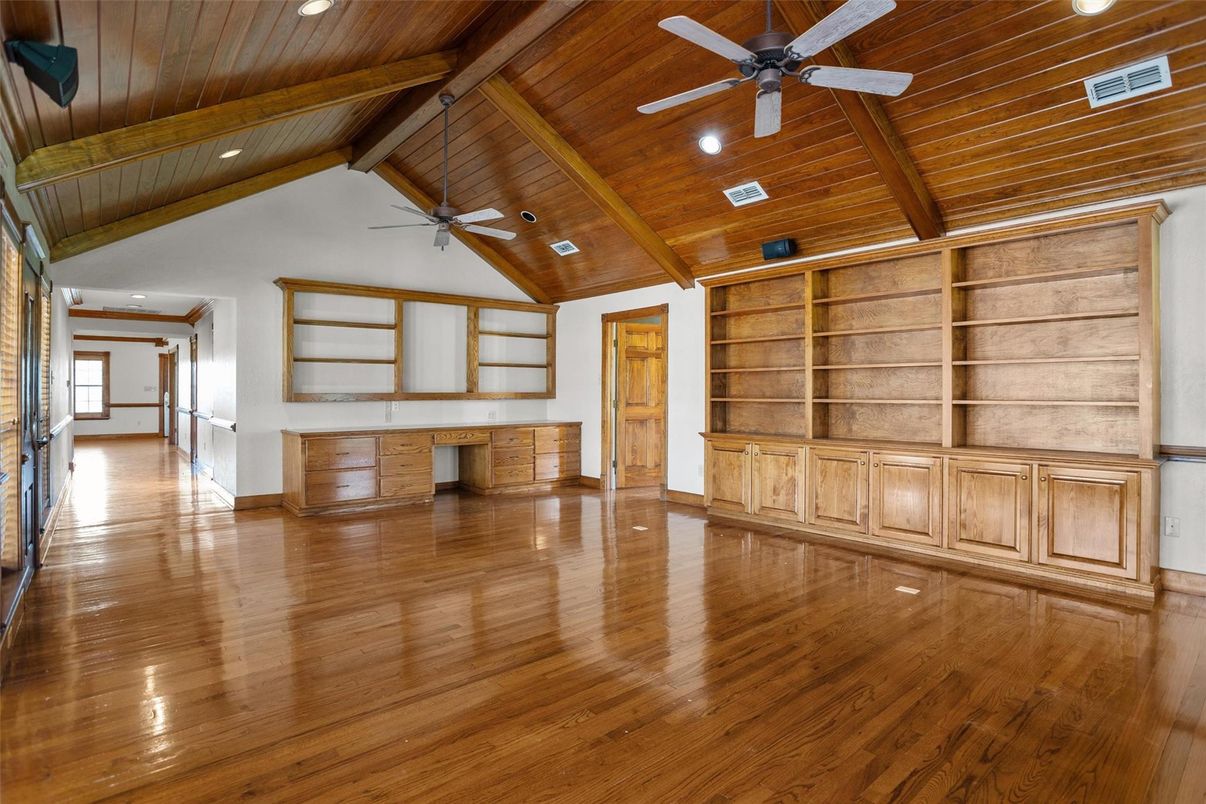 Empty room, Interior, Recessed Lighting, Wooden Beams, Wooden Ceilings, Wood Texture Flooring