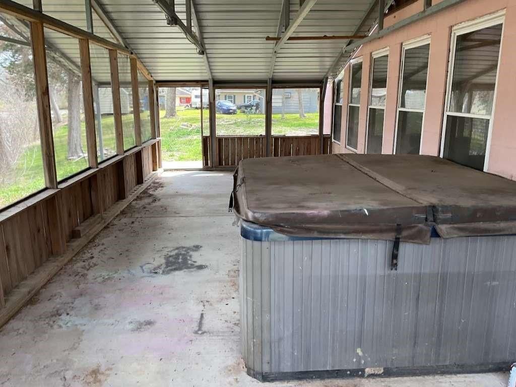 Hot Tub, Interior, Sun Room
