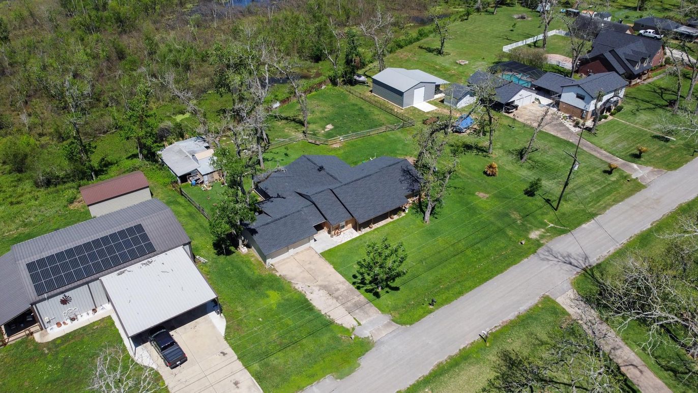 Exterior, Drone