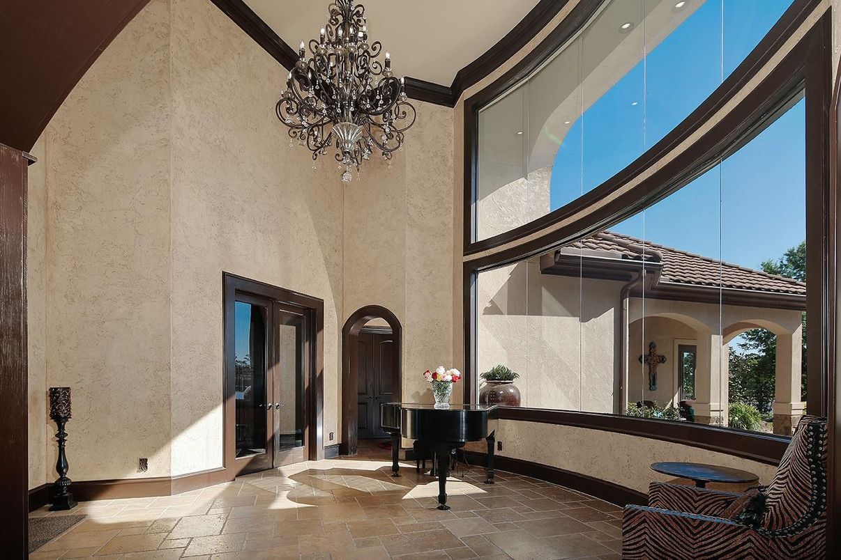 Chandelier, Interior, Piano