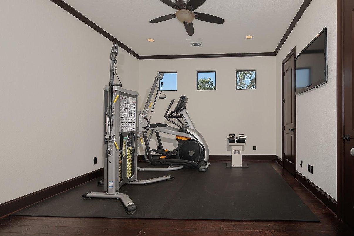 Fitness Equipment, Interior, Recessed Lighting, Wood Texture Flooring