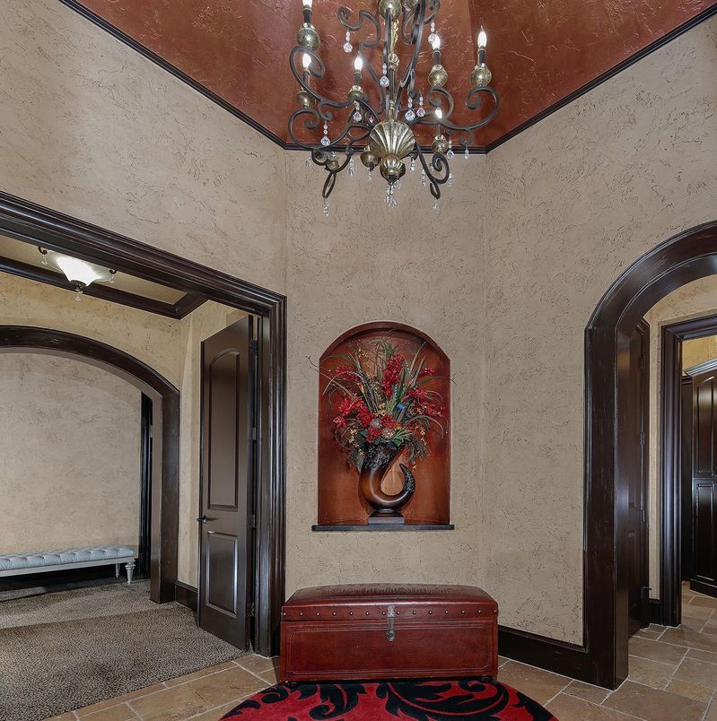 Chandelier, Interior