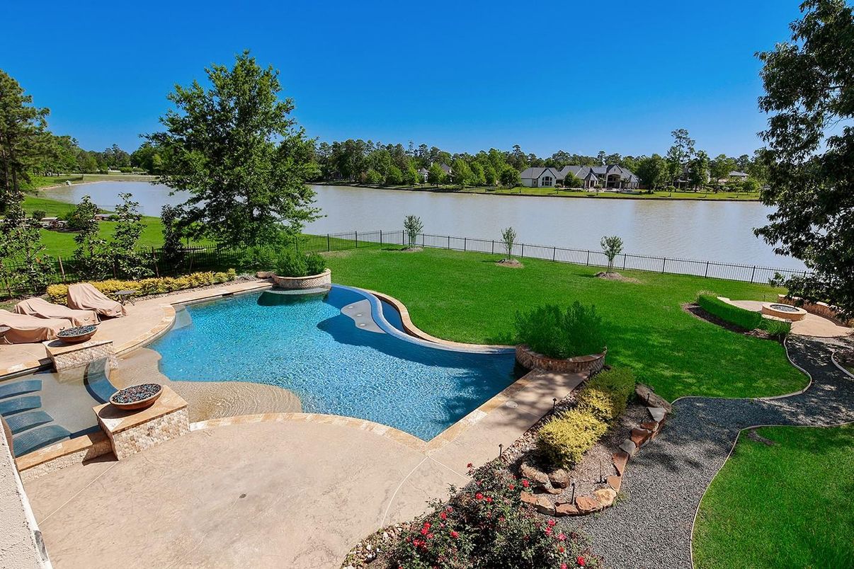 Exterior, Pool, Water