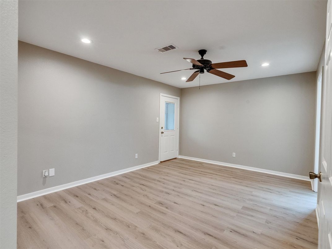 Empty room, Interior, Recessed Lighting, Wood Texture Flooring
