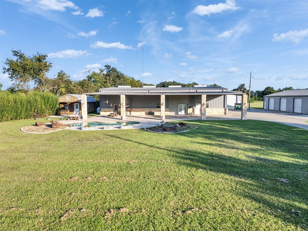 Backyard, Exterior