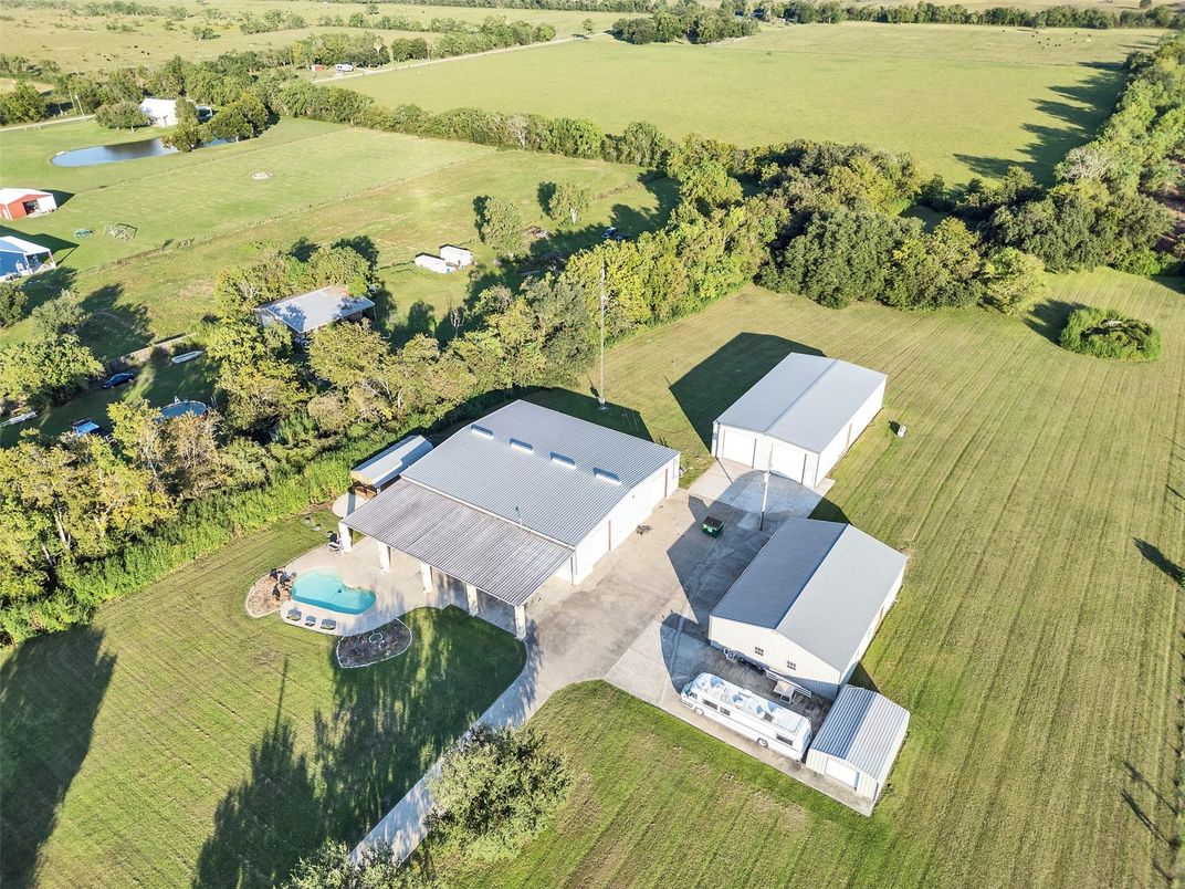 Exterior, Drone