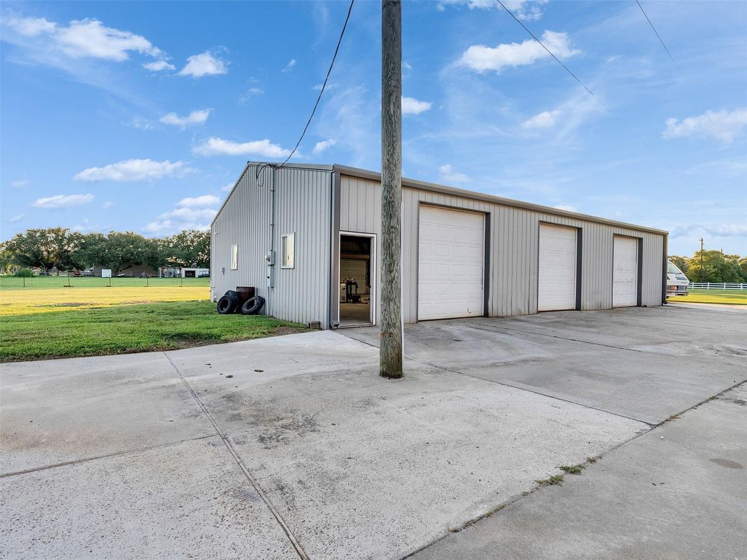 Backyard, Detached Garage, Exterior