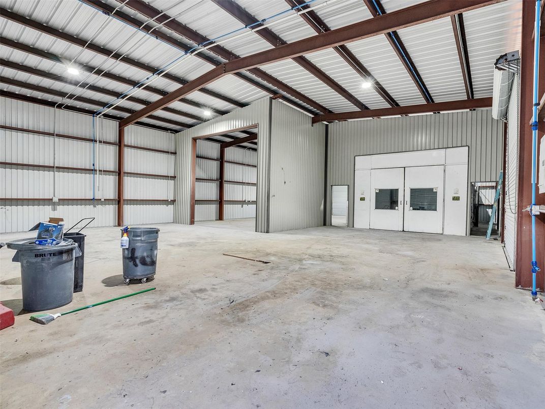 Garage, Interior