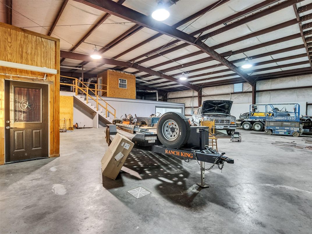 Garage, Interior