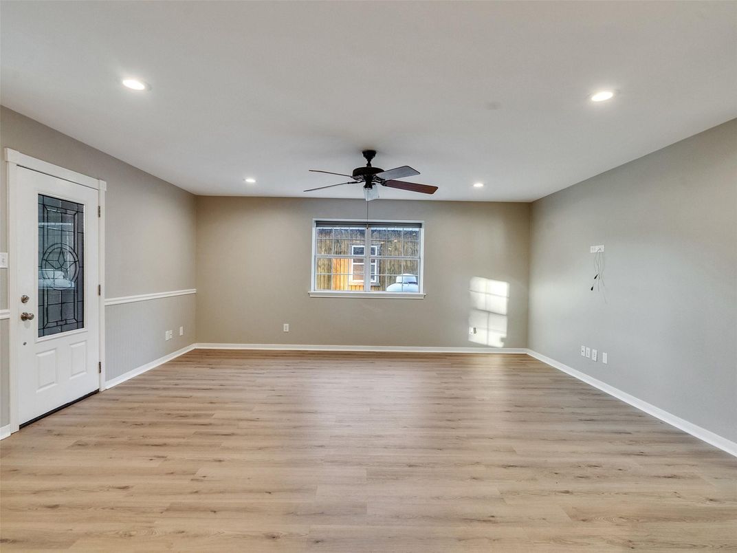 Empty room, Interior, Recessed Lighting, Wood Texture Flooring