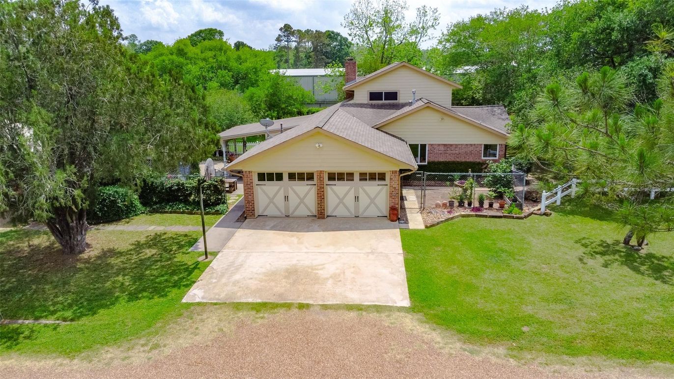 Attached, Backyard, Exterior, Facade, Brick Facade, None