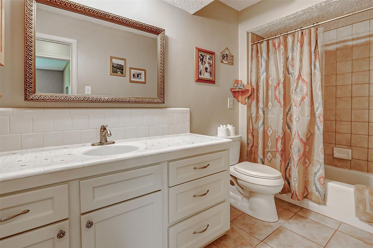 Bathroom, Interior, Tile Countertops