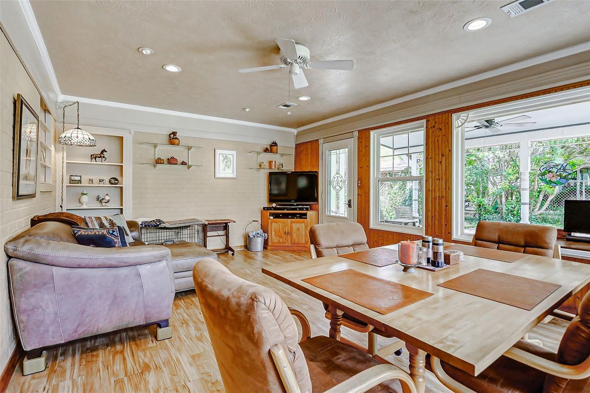 Dining room, Interior, Living room, Recessed Lighting, Wood Texture Flooring