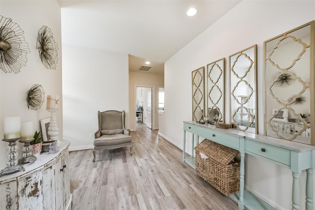 Interior, Recessed Lighting, Wood Texture Flooring