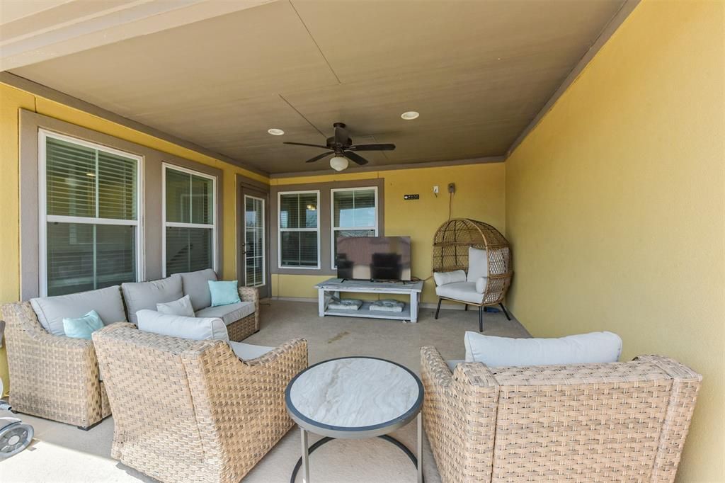 Exterior, Living room