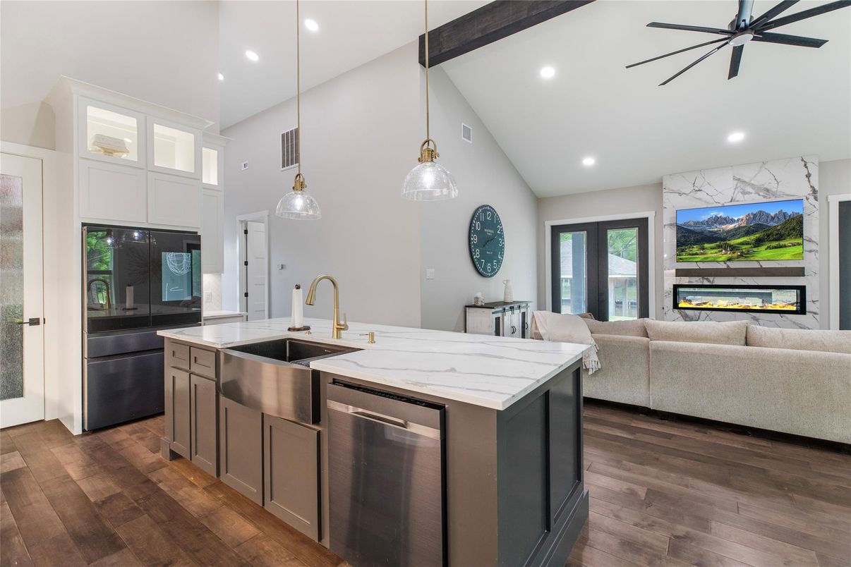 Interior, Kitchen, Living room, Pendant Lights, Recessed Lighting, Wooden Beams, Wood Texture Flooring