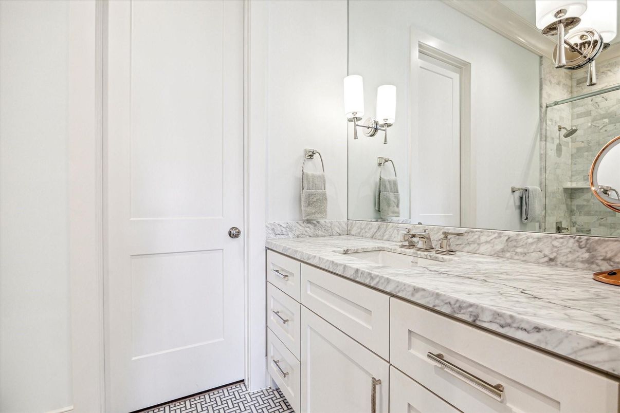 Bathroom, Interior, Pendant Lights