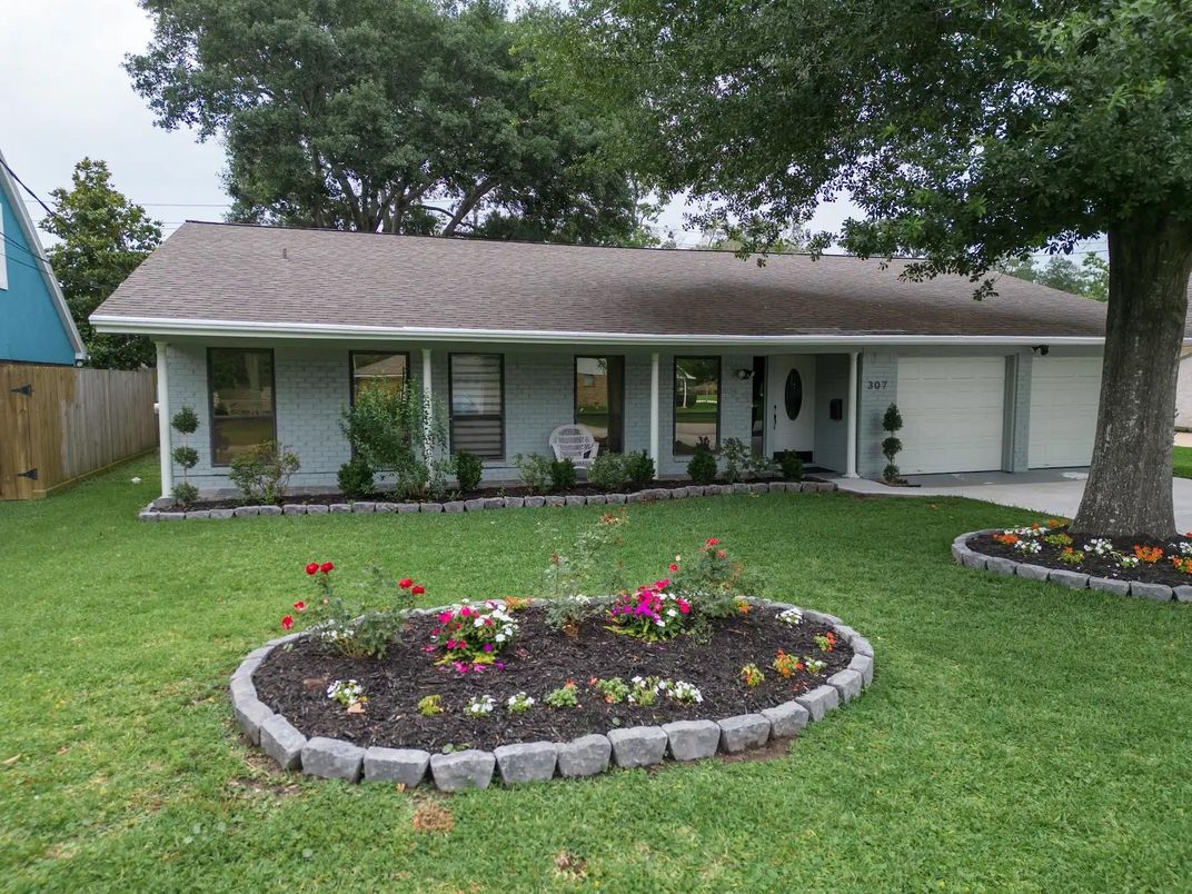 Attached, Backyard, Exterior, Facade, Ranch