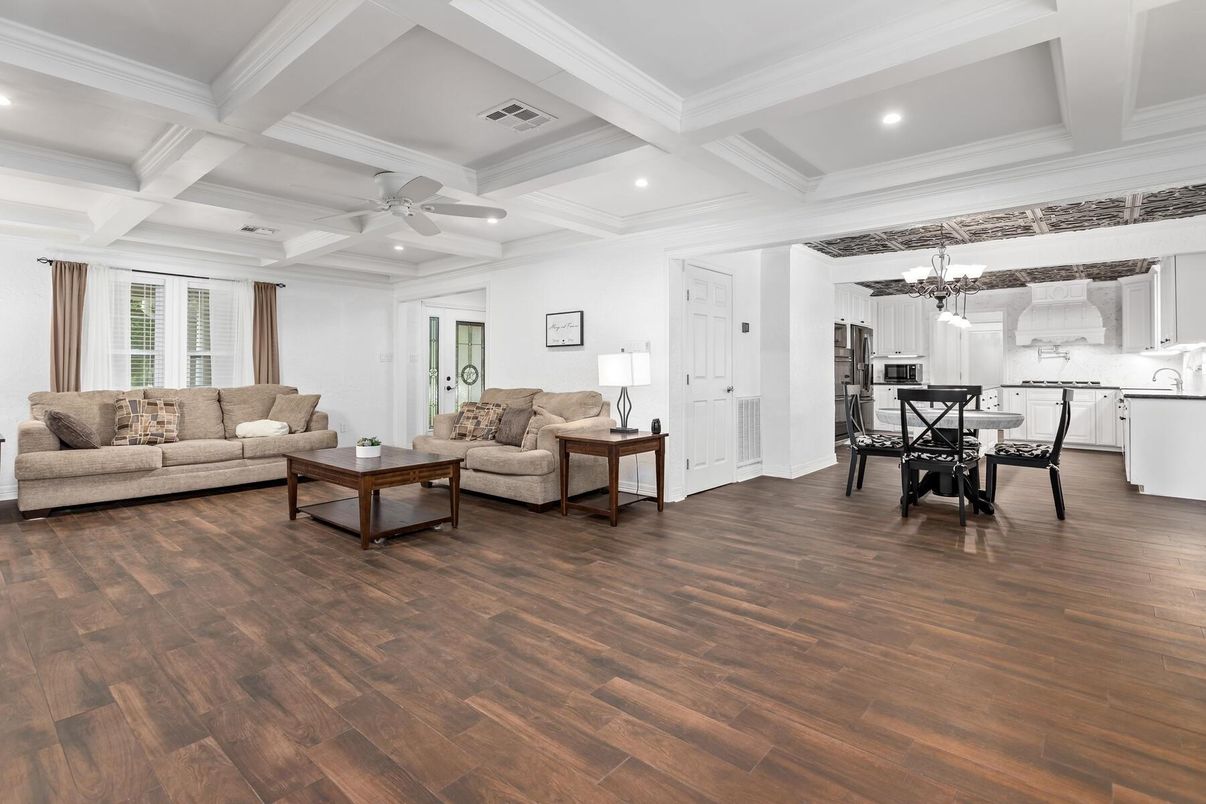 Chandelier, Dining room, Interior, Kitchen, Living room, Recessed Lighting, Wood Texture Flooring